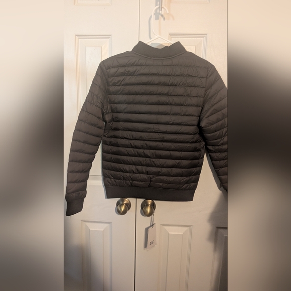 Qi Kids Black Puffer Jacket - Picture 5 of 10